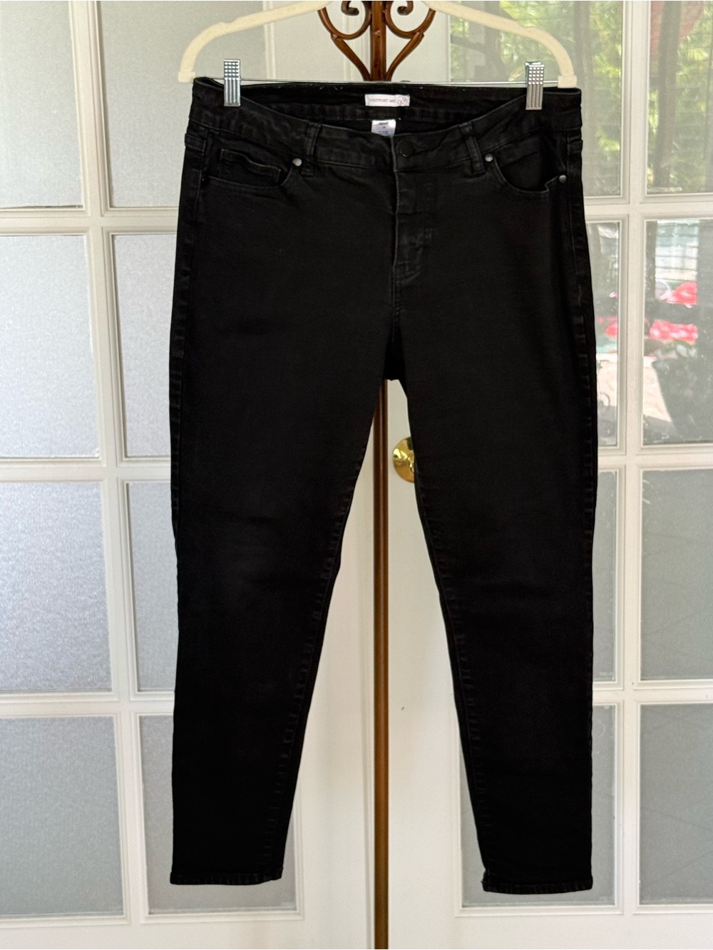 Black Women's Skinny Jeans wardrobe staple